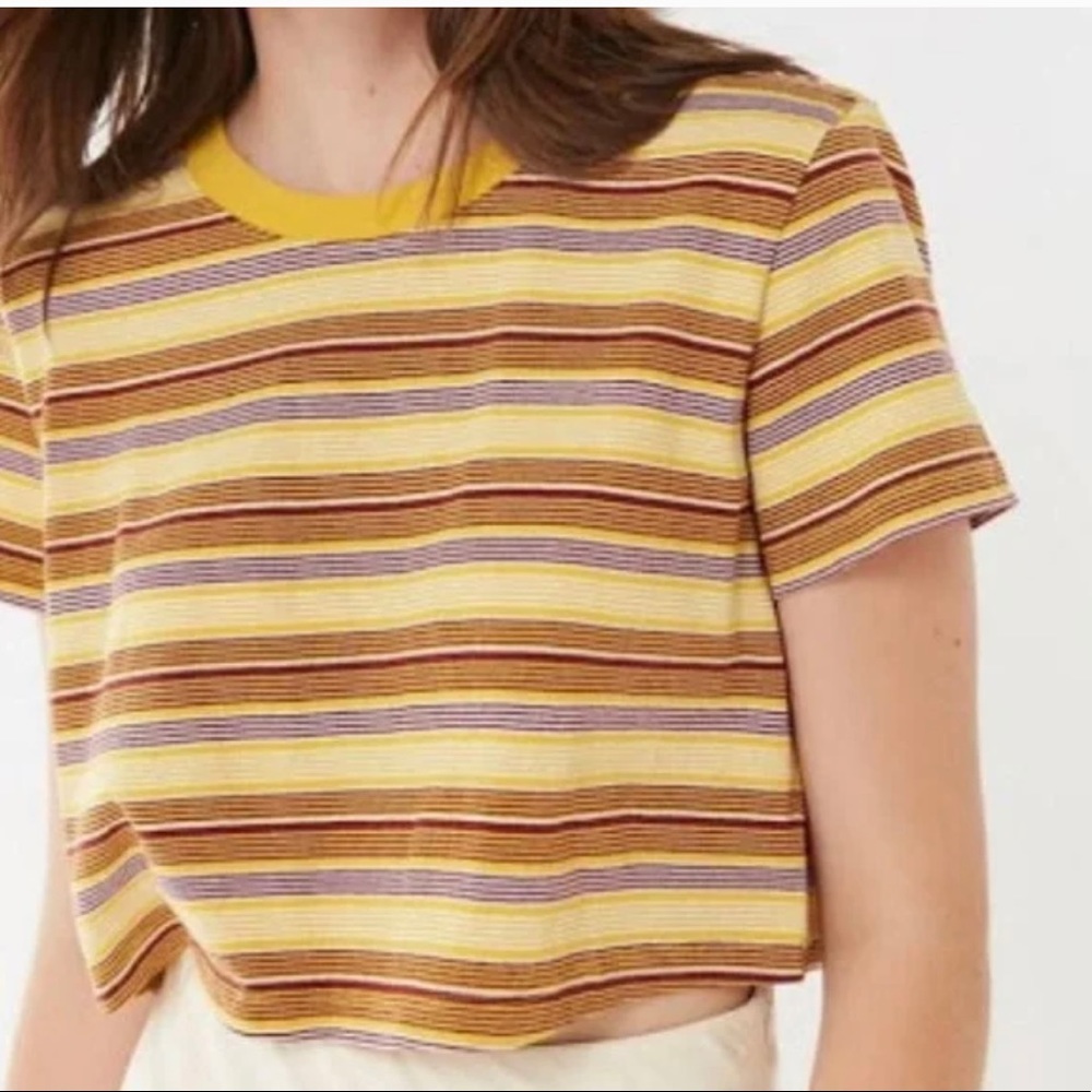 Urban outfitters tee size small